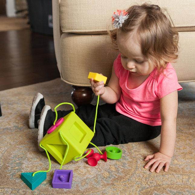 Oombee Shape Sorting Cube